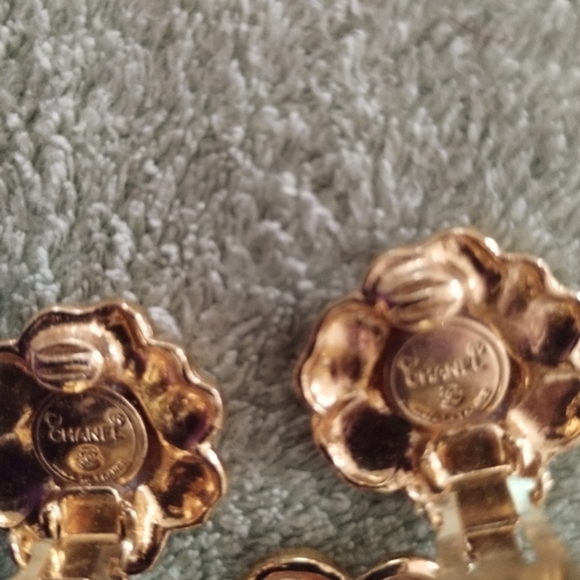 Chanel Rare Vintage Large Gold Double Camellia Drop Earrings - Picture 3 of 6
